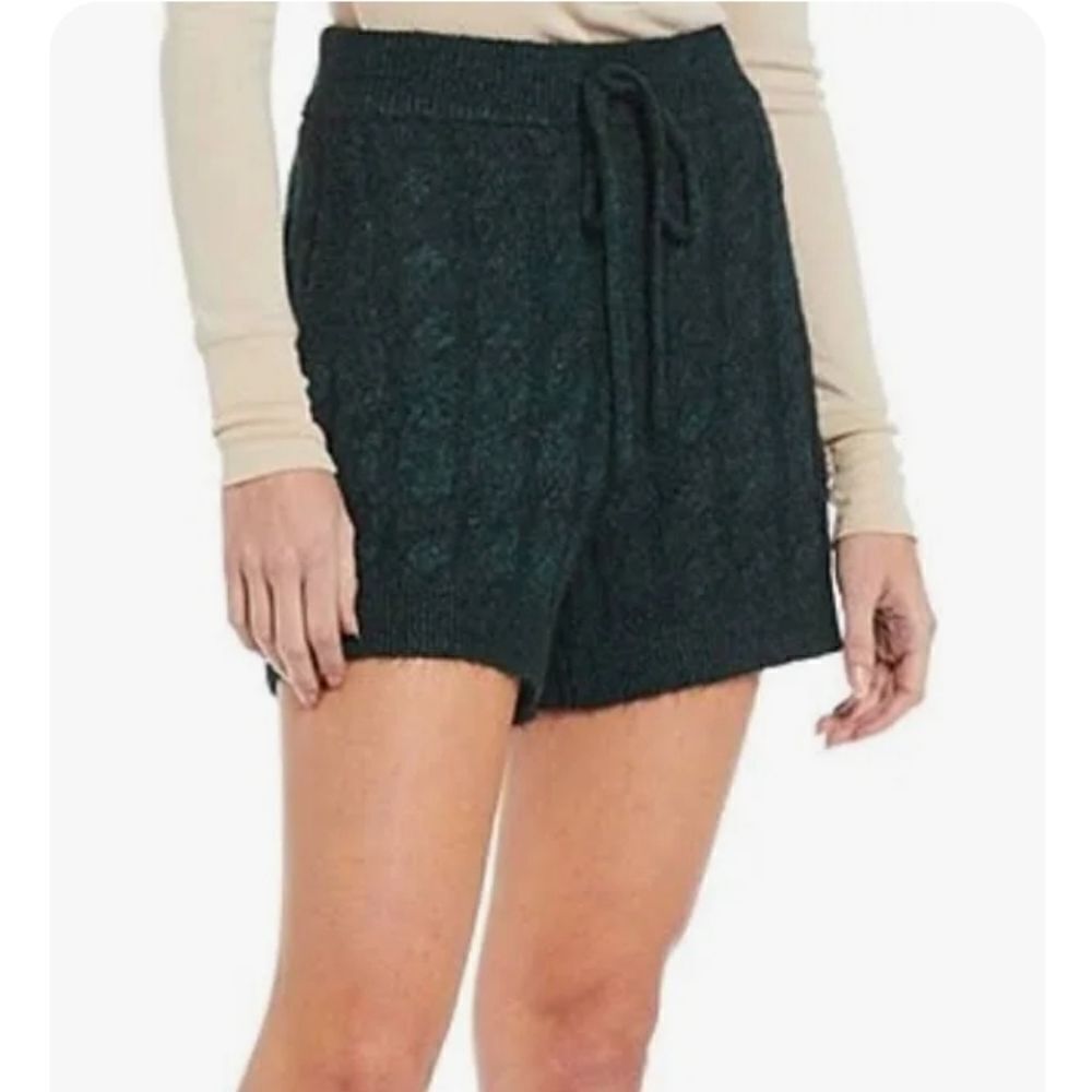 EVERY hunter green  High waisted knit sweater shorts (M)